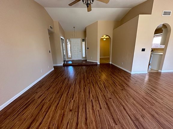 5th image of 4323 E Amberwood Dr