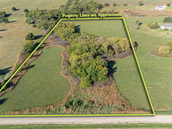 1557 Quail Rd, Clay Center, KS 67432