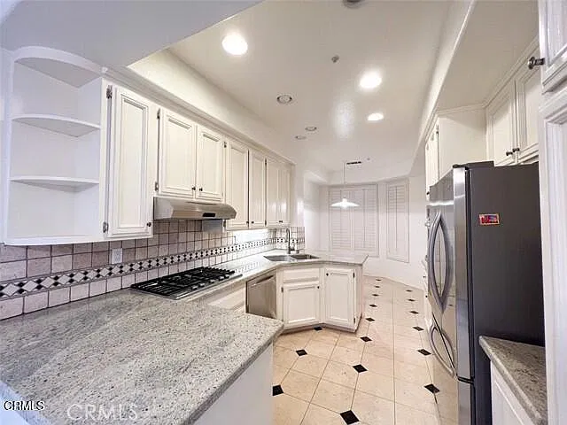 2 bed, 3.0 bath, 1701 sqft, $4,500 — Photo 4