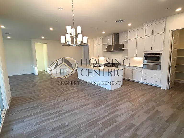637 Lincoln Ct — Photo 18