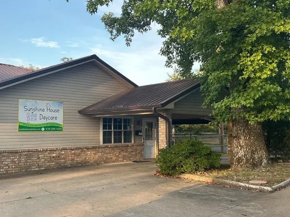 1400 Reeves Ave, Mena, AR 71953