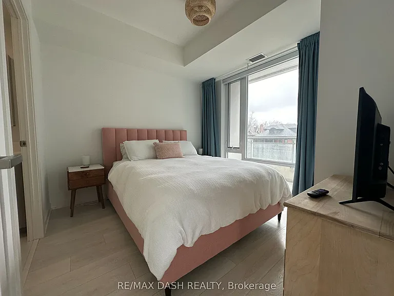223 Saint Clair Ave W #215 — Photo 18