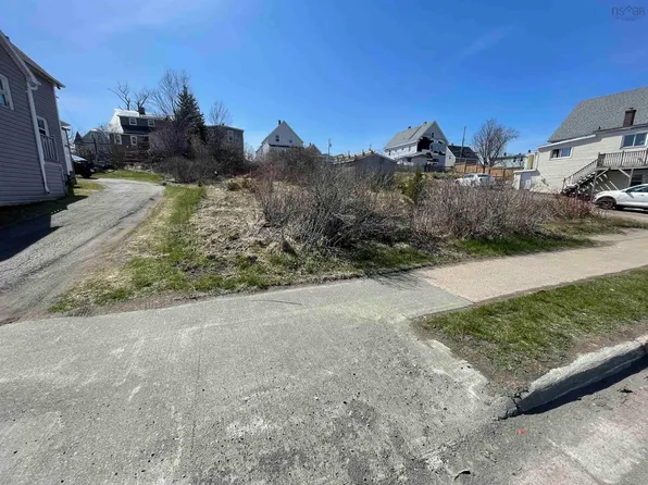 991 Victoria Rd, Cape Breton, NS B1N 1K8