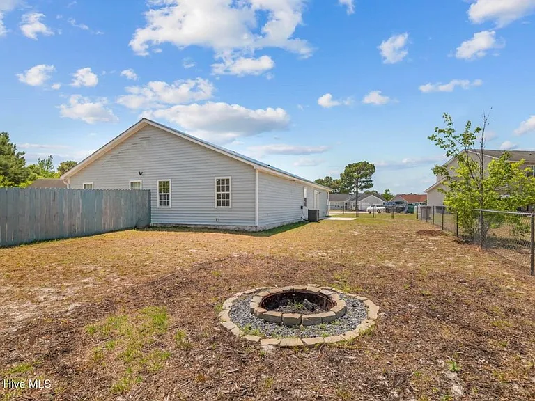 139 Charlton Rd — Photo 35