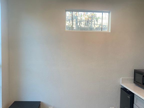 5th image of 315 S Monumental St