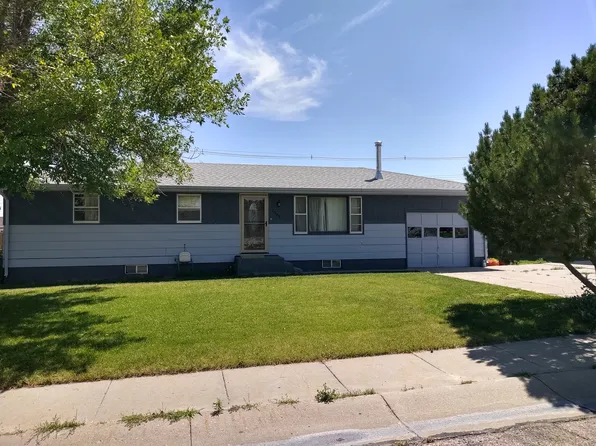 2505 Blackstone Rd, Gering, NE 69341