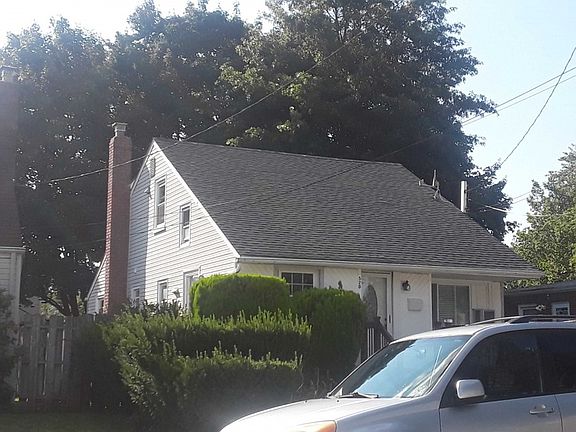 3rd image of 520 Bedford Ave