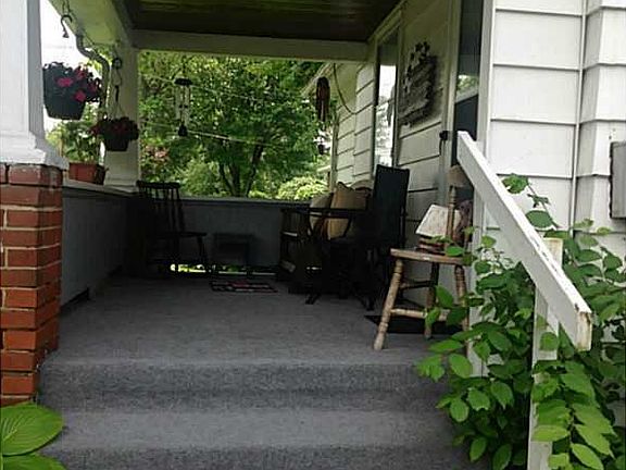 2nd image of 3059 Tamarack Dr