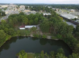 101 W Lake Dr, Gadsden, AL 35901