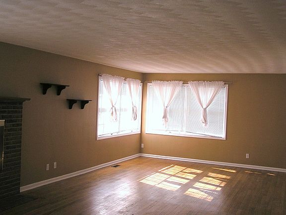 3rd image of 2680 Blue Rock Dr
