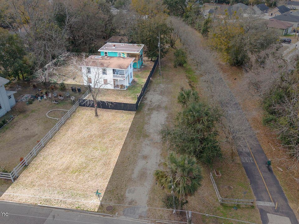 1st image of 1036 W 12TH Street