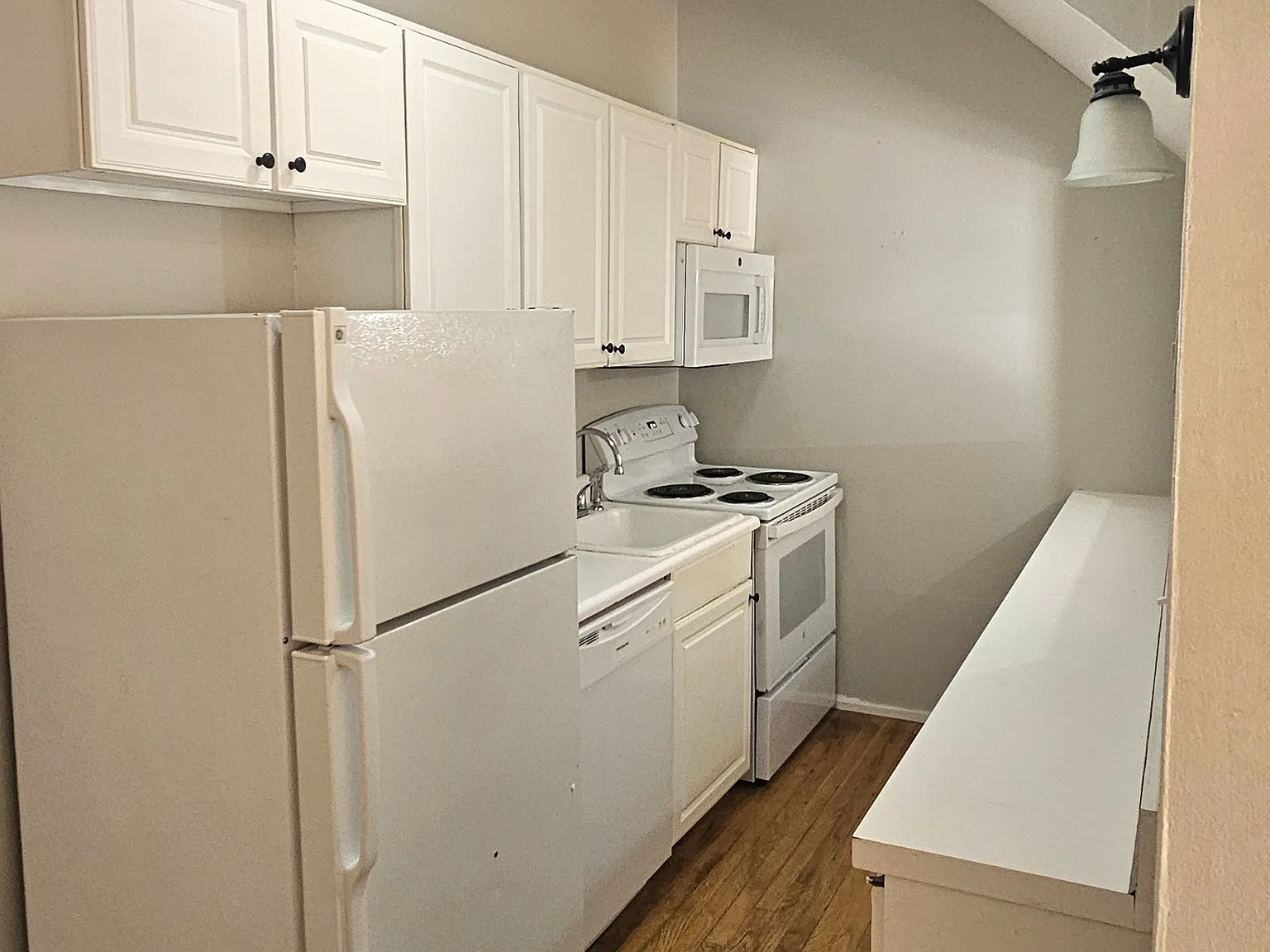 49 Warren St — Photo 3