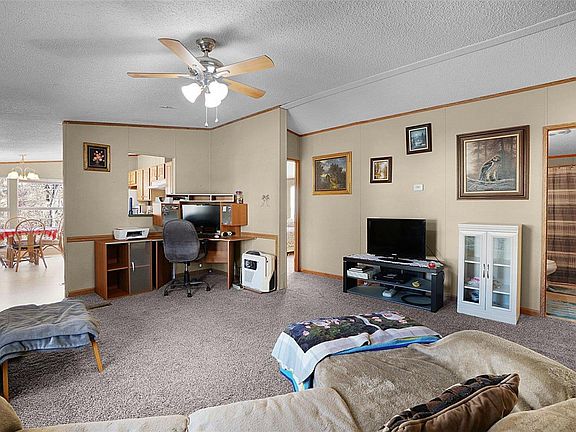 5th image of 124 Mobile Manor Dr