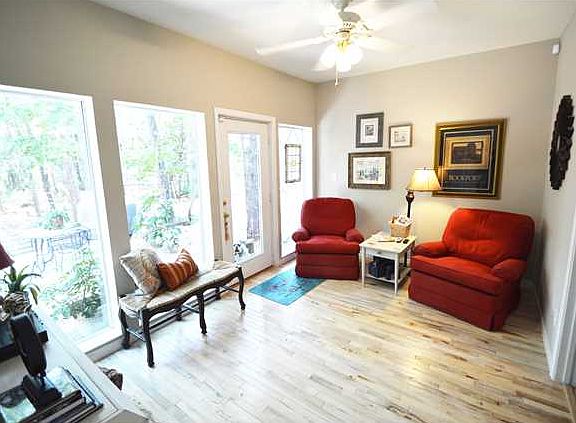 3rd image of 1108 Napoleon Pl