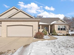 7640 W 91st Pl, Crown Point, IN 46307