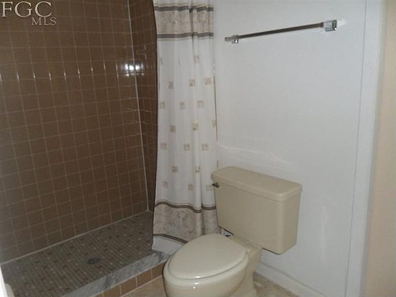 4th image of 2223 Banana St