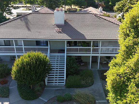 5th image of 1082 Mariposa Lane