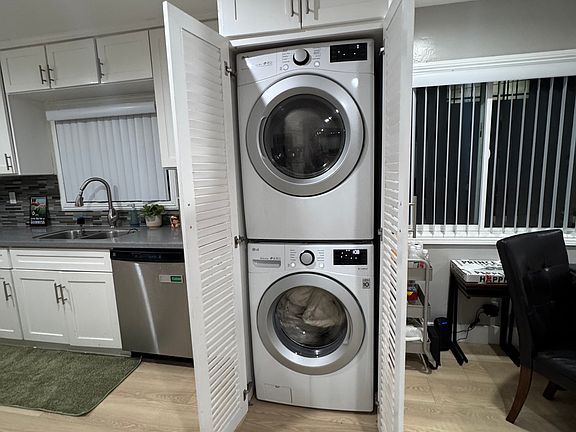 2nd image of 2040 S Sherbourne Dr APT 2