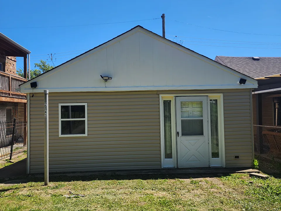 2143 N Mobile Ave