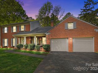 411 Scarborough Ln, Matthews, NC 28105