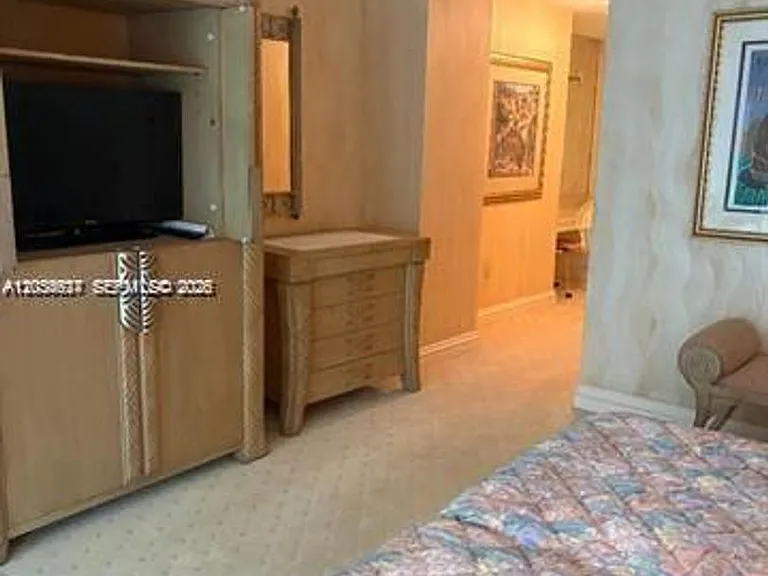 10101 Collins Ave #15D — Photo 7