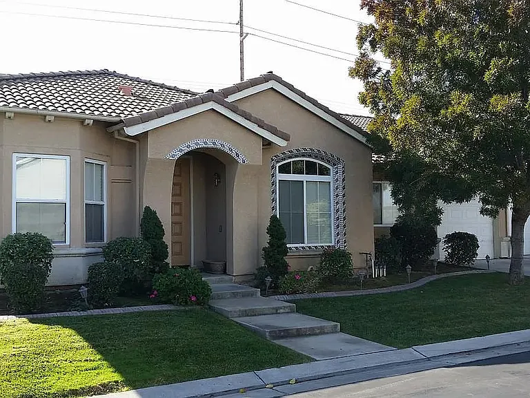 3200 Allan Adale Dr — Photo 1