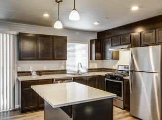14607 NE Rose Pkwy APT 203, Portland, OR 97230
