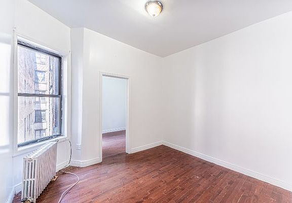 3rd image of 510 W 171st St #3A
