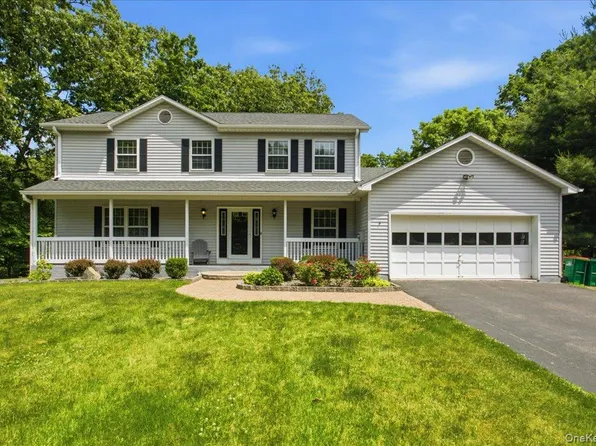 5 Blue Jay Boulevard, Hopewell Junction, NY 12533