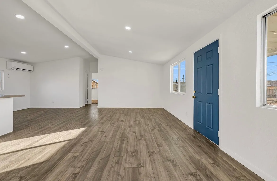 3 bed, 1698 sqft, $2,200 — Photo 1