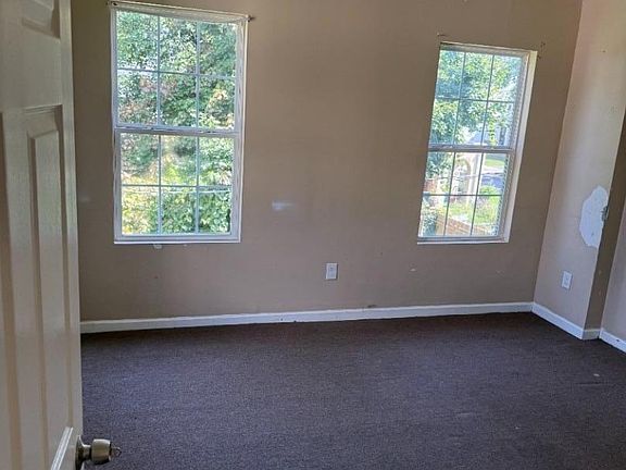 4th image of 812 Carteret Ave