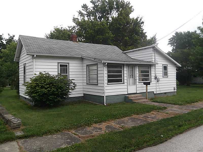1st image of 604 E Walnut St