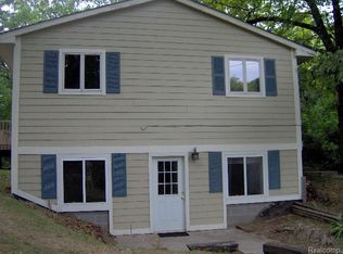 1130 State Park Rd, Ortonville, MI 48462