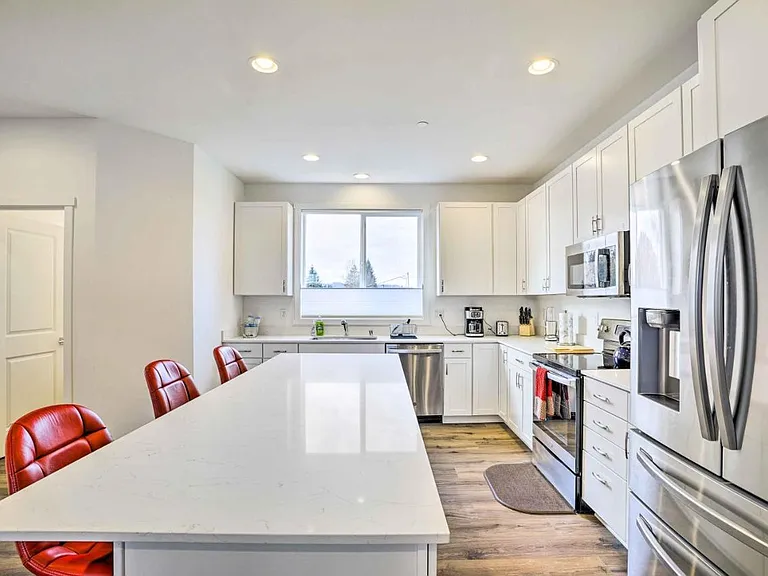 220 Arthur Ln — Photo 13