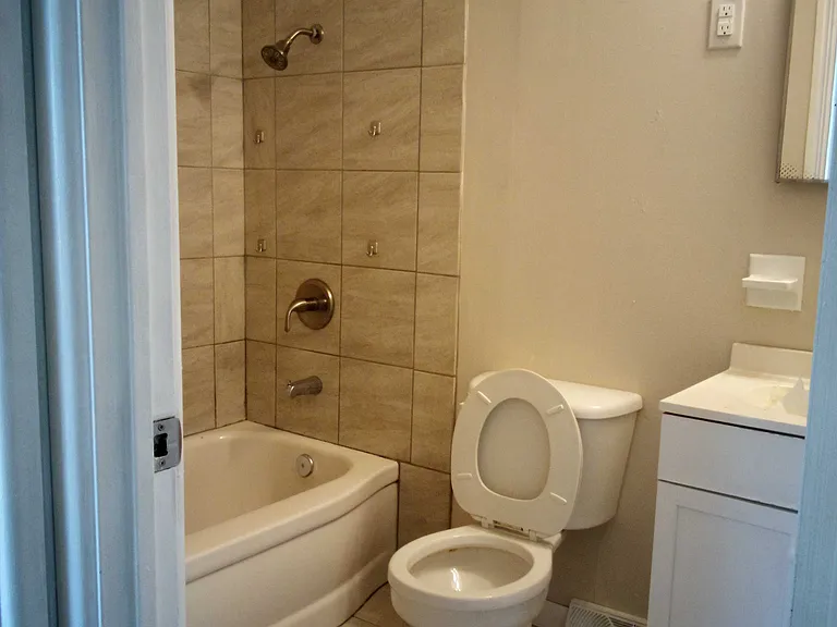 232 N Church St — Photo 9