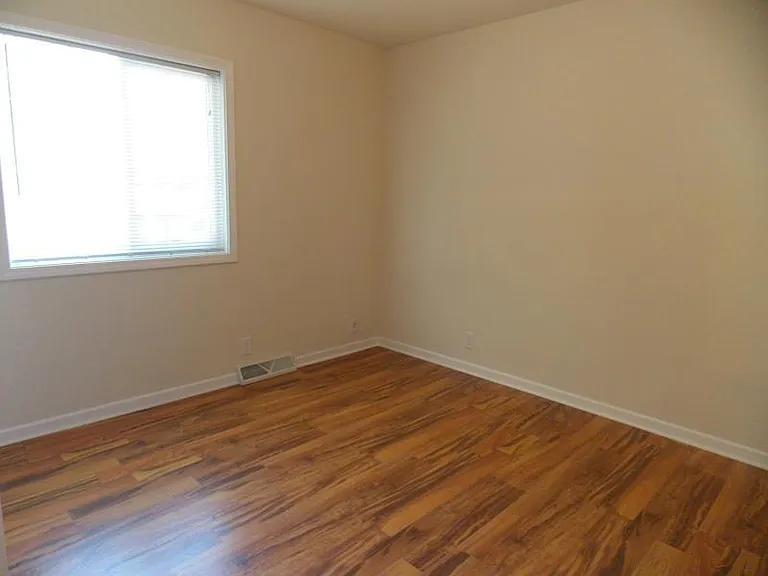 9804 S 23rd St — Photo 26