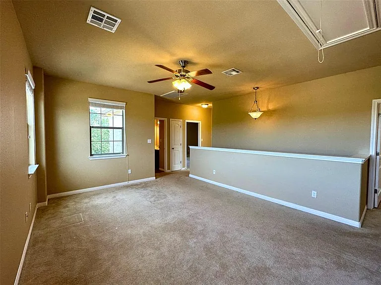 321 Braylen Cv — Photo 11