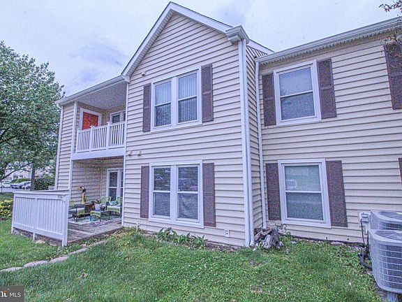 4th image of 19941 Appledowre Cir #102