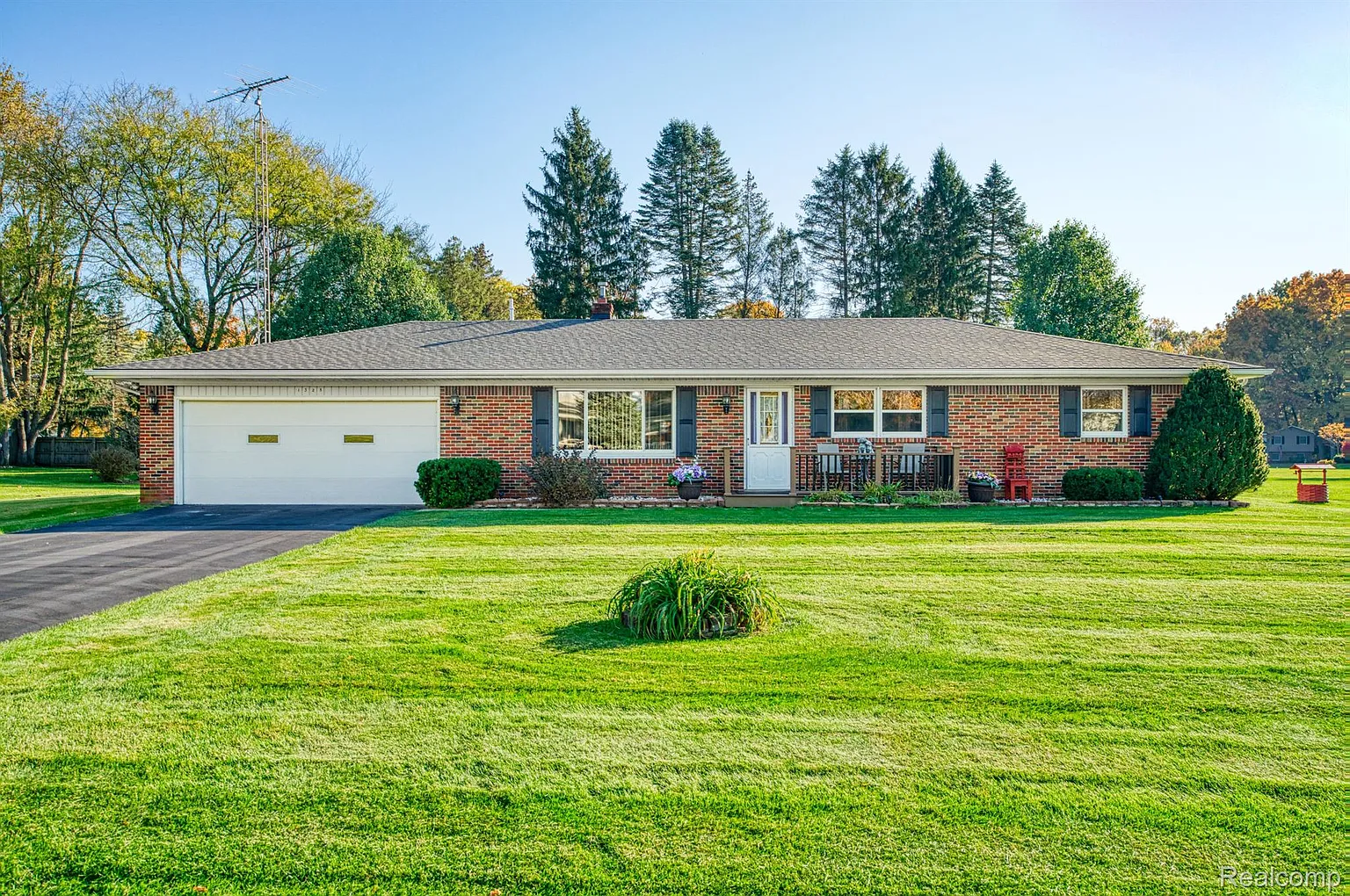 1325 N Alstott Dr photo 1