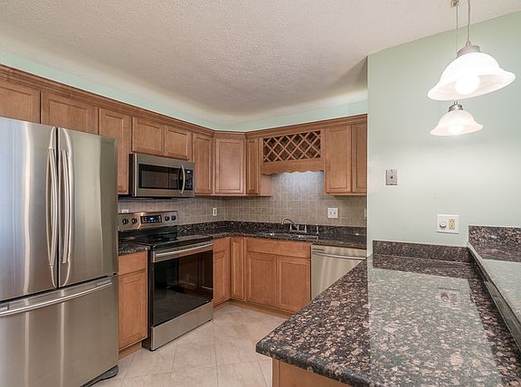 3rd image of 3017 Heritage Dr APT 3