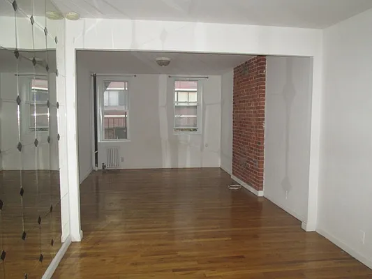 Rented by Urban Real Estate Property Group Inc | media 36