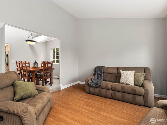 4th image of 25902 115 Street Ct E