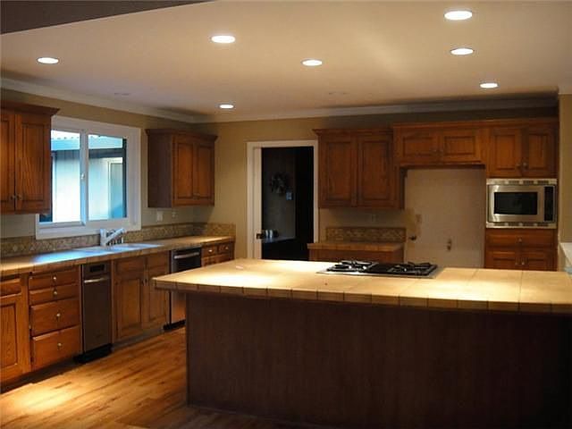 2nd image of 5031 Highcrest Dr