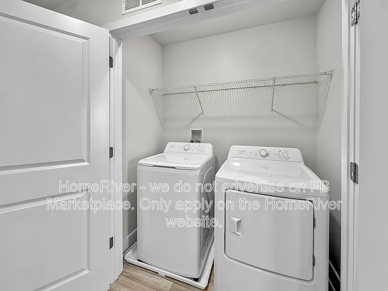 1419 Lake Geneva Dr — Photo 5