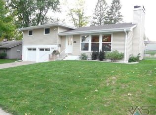 2417 S Van Eps Ave, Sioux Falls, SD 57105