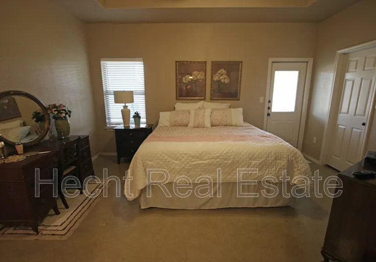 151 Joanne Cv — Photo 11
