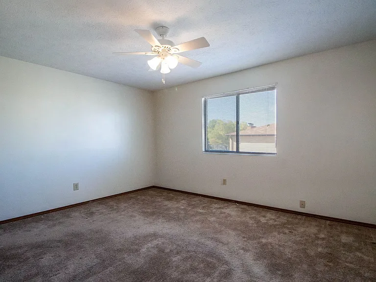 2408 Rainbow Ave — Photo 12
