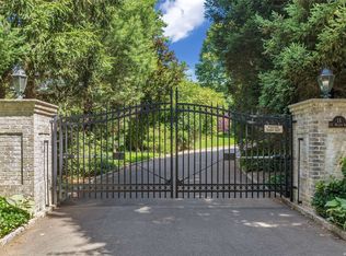 15 Interstate Highway U Willets Rd, Old Westbury, NY 11568