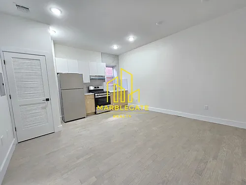 53 Lincoln Park Photo 1