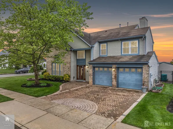 80 Major Dr, Sayreville, NJ 08872